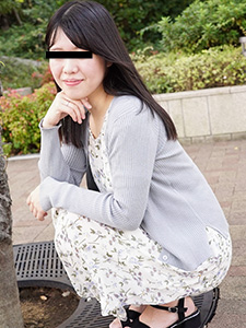 我将一位有抱负的女演员画的阴部图与真实的进行了比较。葵梅}