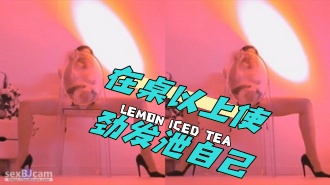 kbj-24041841 在桌以上使劲发泄自己}