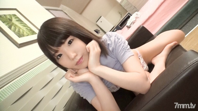 SIRO-3876 【第一枪】网络AV应用→AV体验拍摄1002娇小丰满美女！每次我被击中时，我都会收紧紧身的男人并狂欢！ !!}